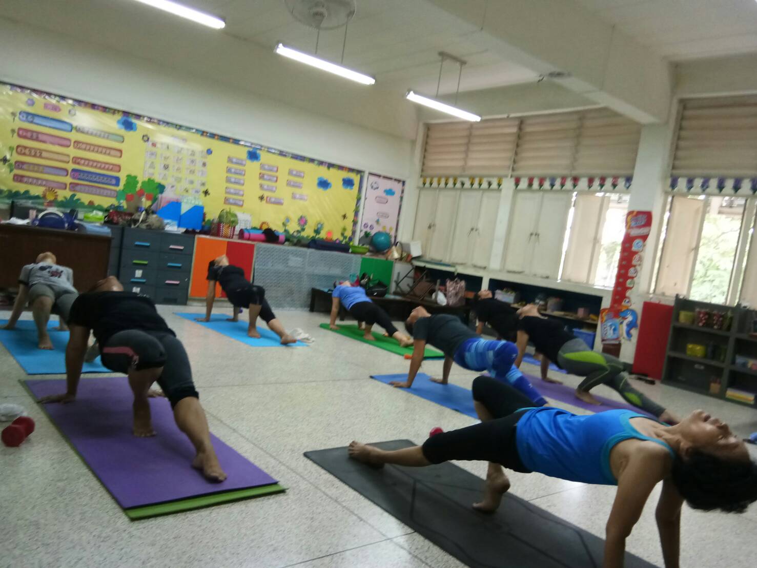 Aerial Yoga — โยคะอากาศ